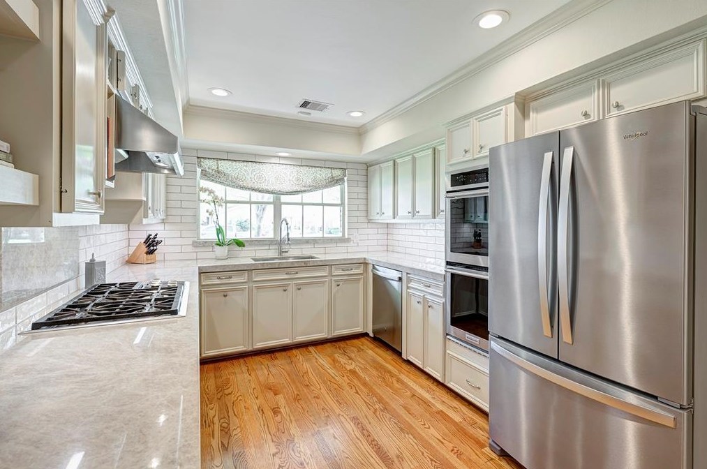 6236 Terwilliger Way, Houston TX  77056-2607 exterior