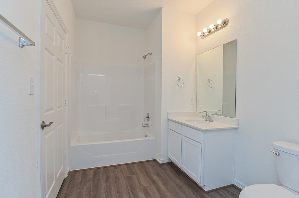 7904 Cora St, Houston TX  77088-5828 exterior