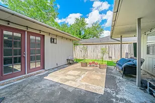 3608 Canterbury Dr, Baytown, TX 77521 - Photo 25