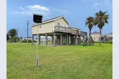 1972 Avenue D, Crystal Beach, TX 77650 - Photo 7