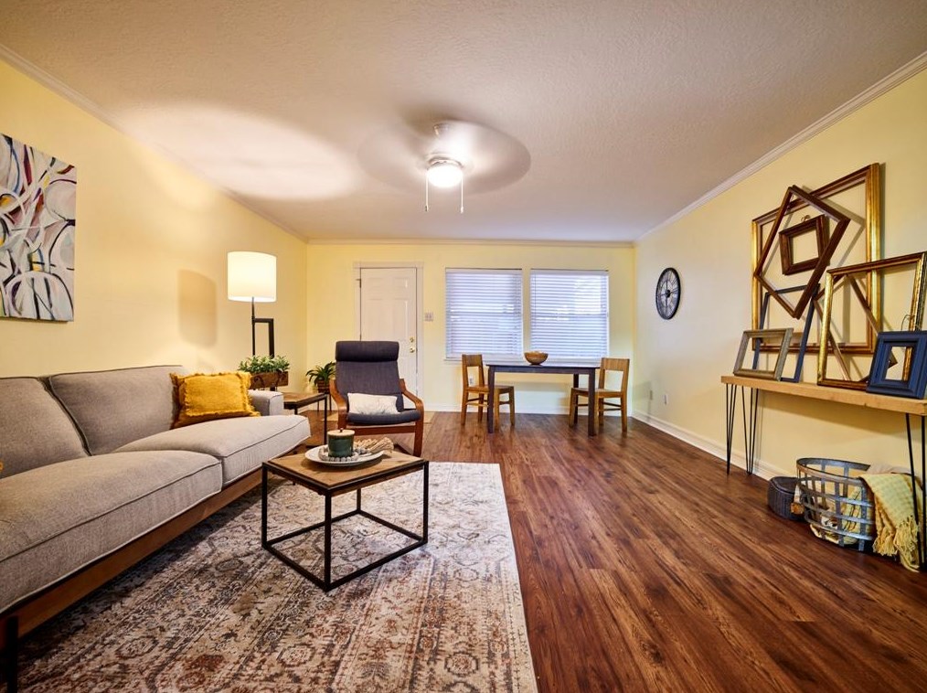5246 Arboles Dr, Houston TX  77035-2804 exterior