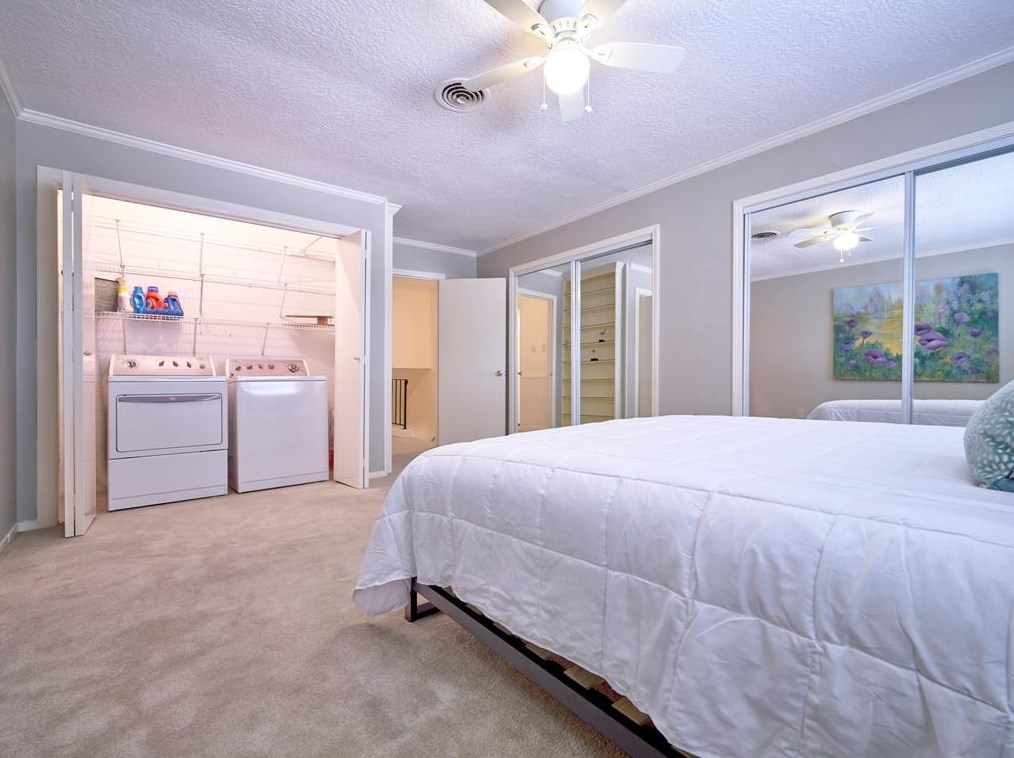 5246 Arboles Dr, Houston TX  77035-2804 exterior