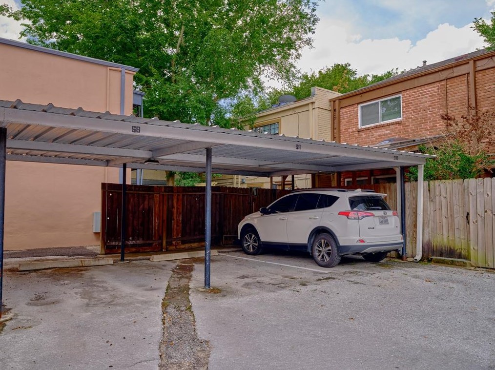 5246 Arboles Dr, Houston TX  77035-2804 exterior
