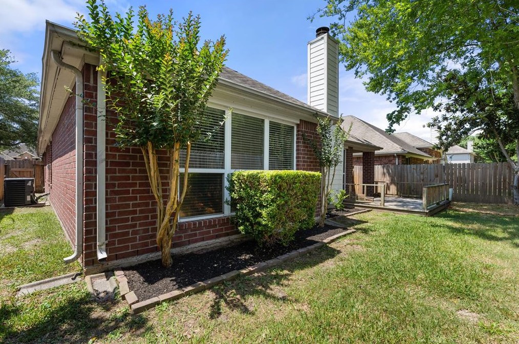 11854 Leaf Oak Dr, Houston TX  77065-5226 exterior