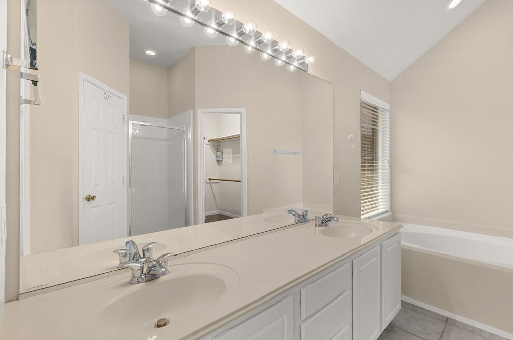 11854 Leaf Oak Dr, Houston TX  77065-5226 exterior