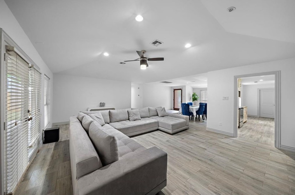 1007 Frst Home Dr, Houston TX  77077-1812 exterior