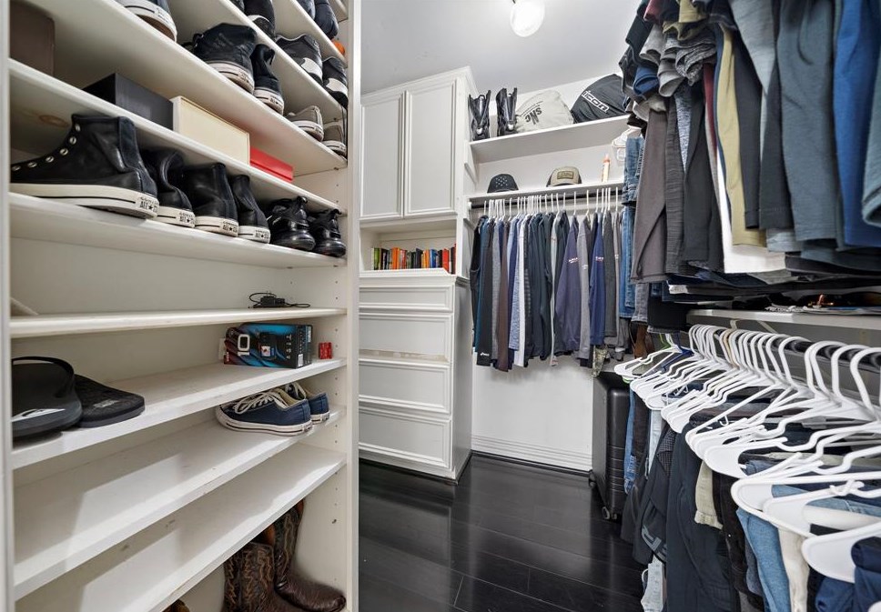 1007 Frst Home Dr, Houston TX  77077-1812 exterior