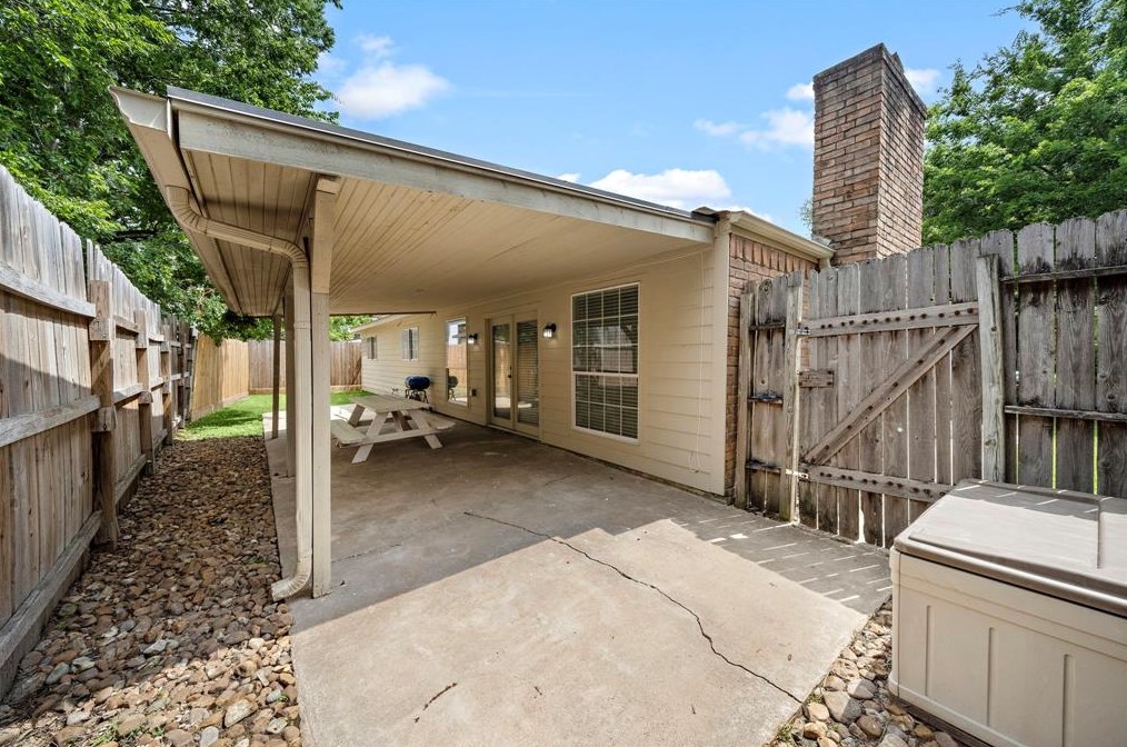 1007 Frst Home Dr, Houston TX  77077-1812 exterior