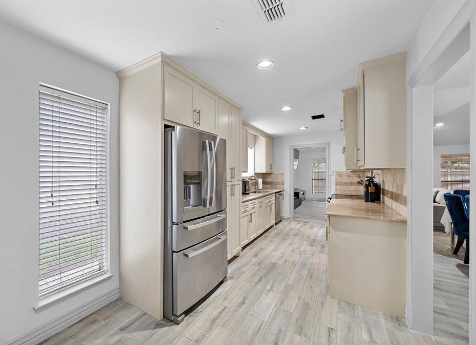 1007 Frst Home Dr, Houston TX  77077-1812 exterior