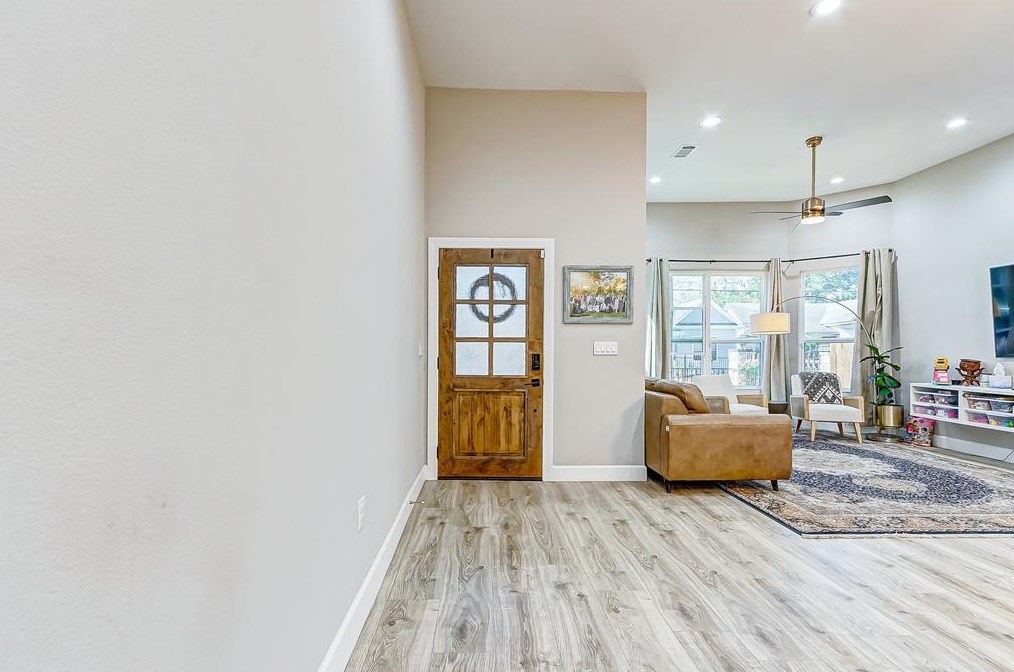 2008 Common St, Houston TX  77009-8416 exterior