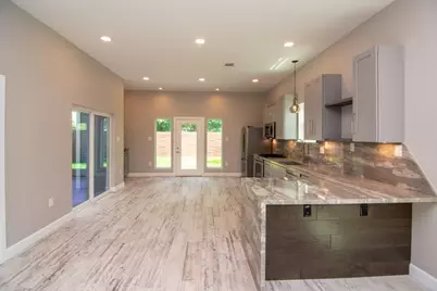 317-A E 35th Street, Houston, TX 77018 - Photo 9