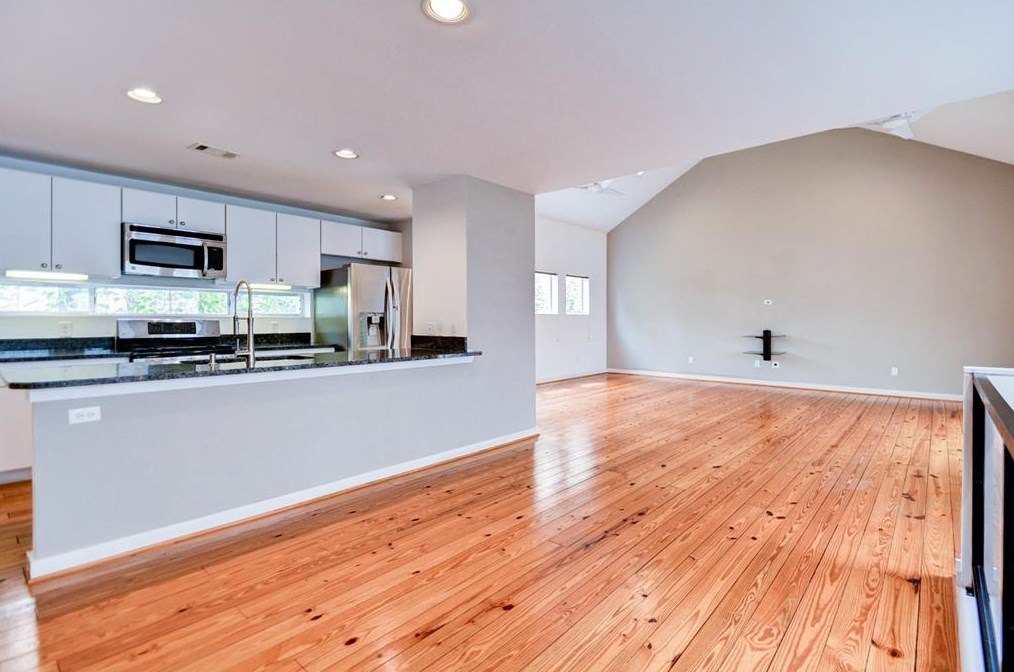 822 Ruthven St, Houston TX  77019-5236 exterior