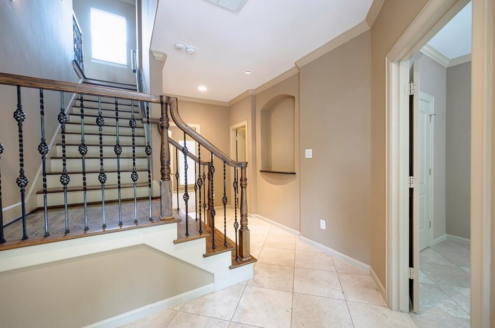 1714 Van Buren St, Houston TX  77006-1230 exterior