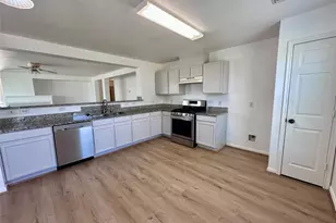 3927 Brook Garden Ln, Katy, TX 77449 - Photo 5