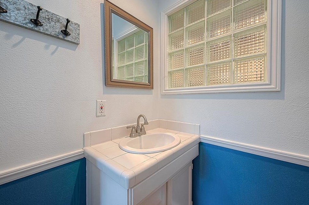 20518 Manette Dr, Katy TX  77450-2014 exterior