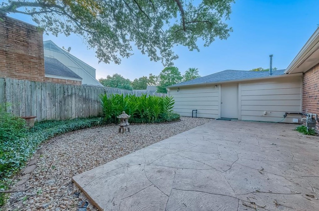 20518 Manette Dr, Katy TX  77450-2014 exterior