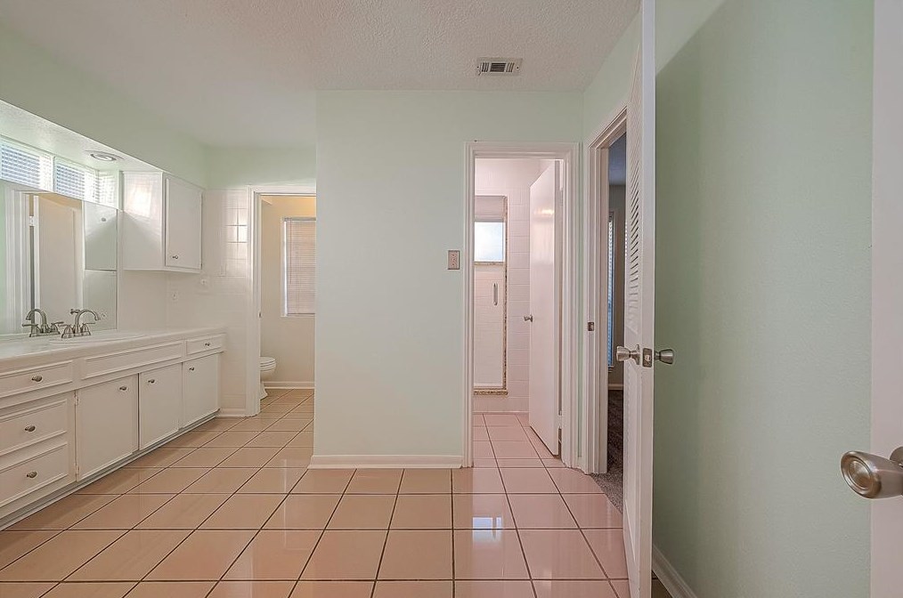 20518 Manette Dr, Katy TX  77450-2014 exterior