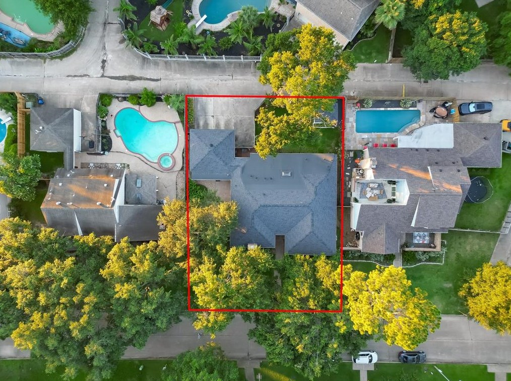 20518 Manette Dr, Katy TX  77450-2014 exterior