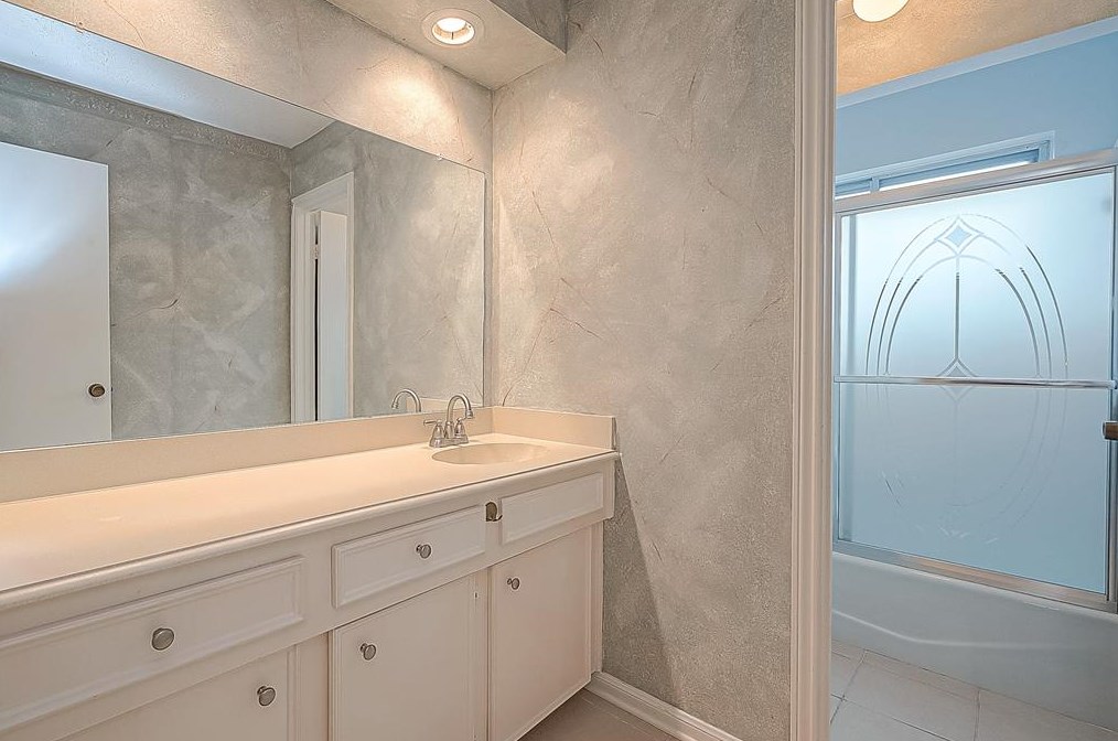 20518 Manette Dr, Katy TX  77450-2014 exterior