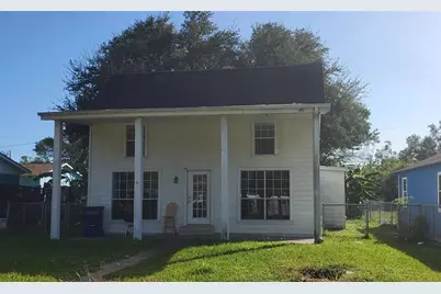 809 8th Avenue N, Texas City, TX 77590 - Photo 1