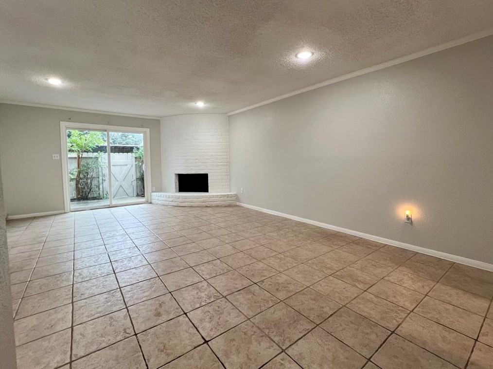 8325 Ariel St, Houston TX  77074-2802 exterior