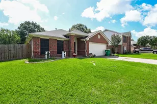 4525 Allegro Dr, Seabrook, TX 77586 - Photo 1