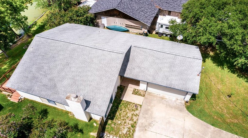 18515 Bluffview Dr, Crosby TX  77532-7240 exterior