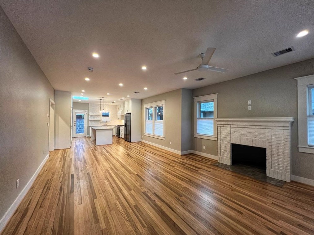 1421 Branard St, Houston TX  77006-4803 exterior