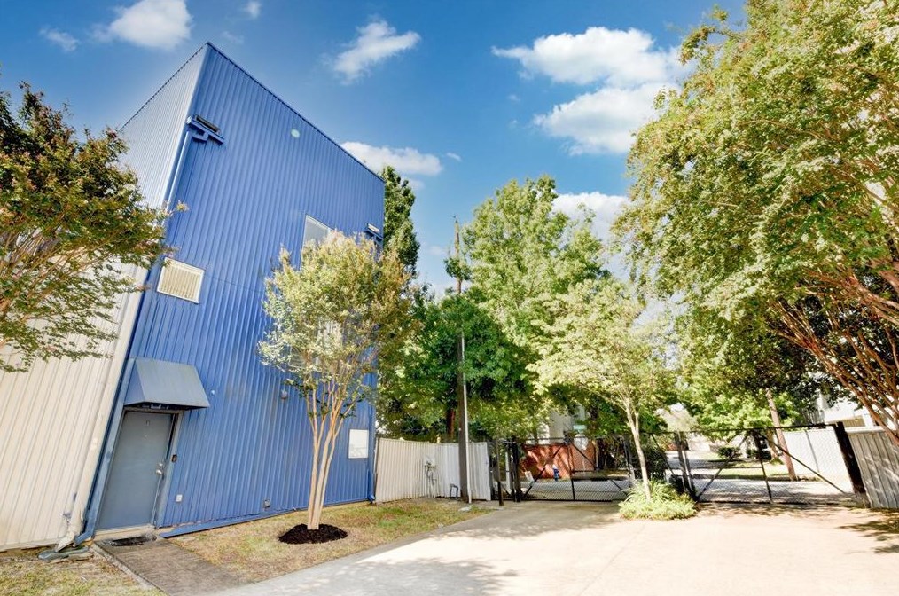 632 Lester St, Houston TX  77007-5221 exterior