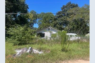 1304 S Railroad Avenue, Shepherd, TX 77371 - Photo 1