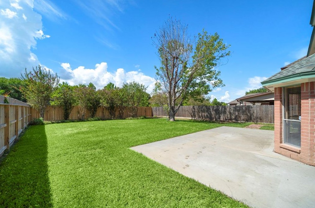 14622 Oak Chase Dr, Houston TX  77062-2212 exterior