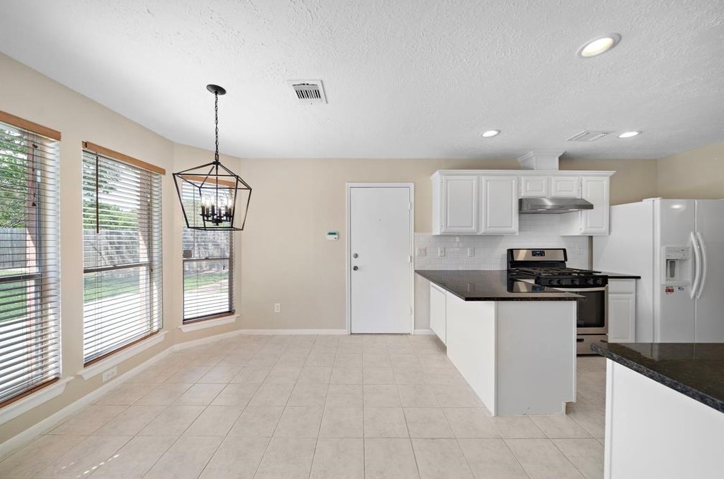 14622 Oak Chase Dr, Houston TX  77062-2212 exterior