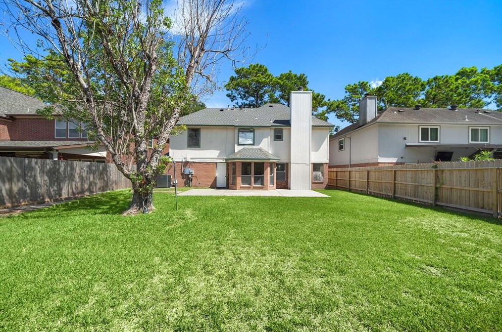 14622 Oak Chase Dr, Houston TX  77062-2212 exterior