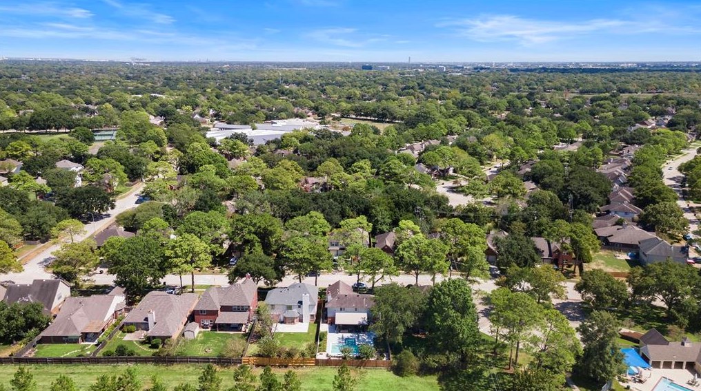 14622 Oak Chase Dr, Houston TX  77062-2212 exterior