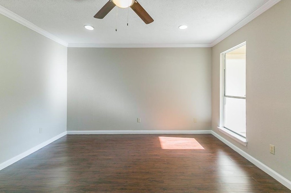 13306 Robinglen Dr, Houston TX  77083-3514 exterior