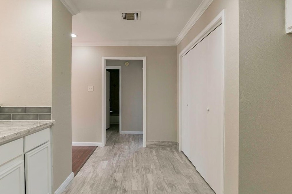 13306 Robinglen Dr, Houston TX  77083-3514 exterior