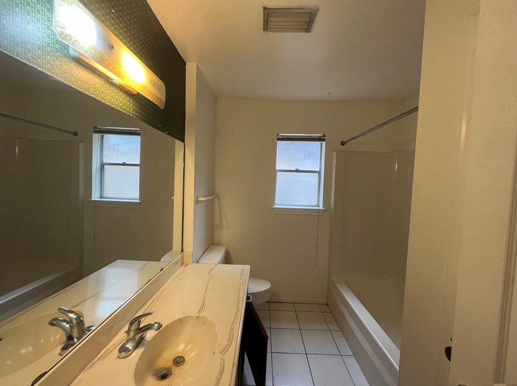 3906 Lemon Tree Ln, Houston TX  77088-6911 exterior