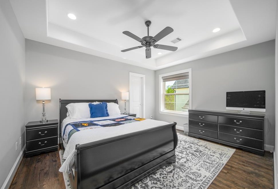 4910 Loch Lomond Dr, Houston TX  77096-2722 exterior