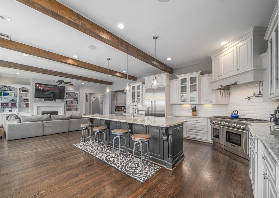 4910 Loch Lomond Dr, Houston TX  77096-2722 exterior