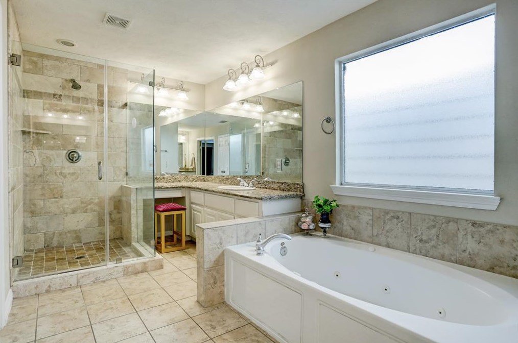 1618 Cohn St, Houston TX  77007-3053 exterior