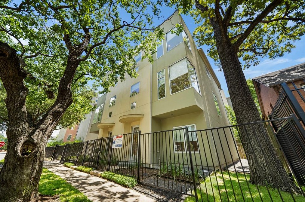 5505 Crawford St, Houston TX  77004-7119 exterior