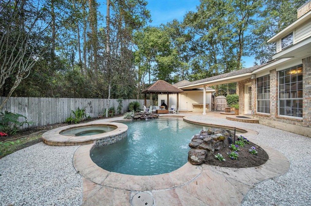 23 Townsend Pl, Spring TX 77382-1015 exterior