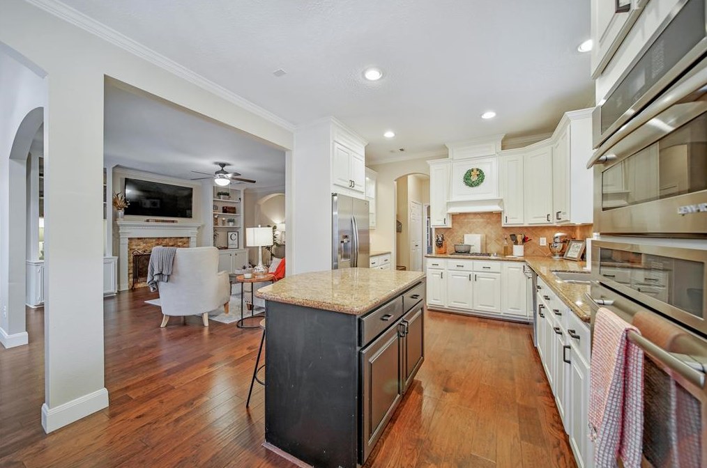 23 Townsend Pl, Spring TX 77382-1015 exterior