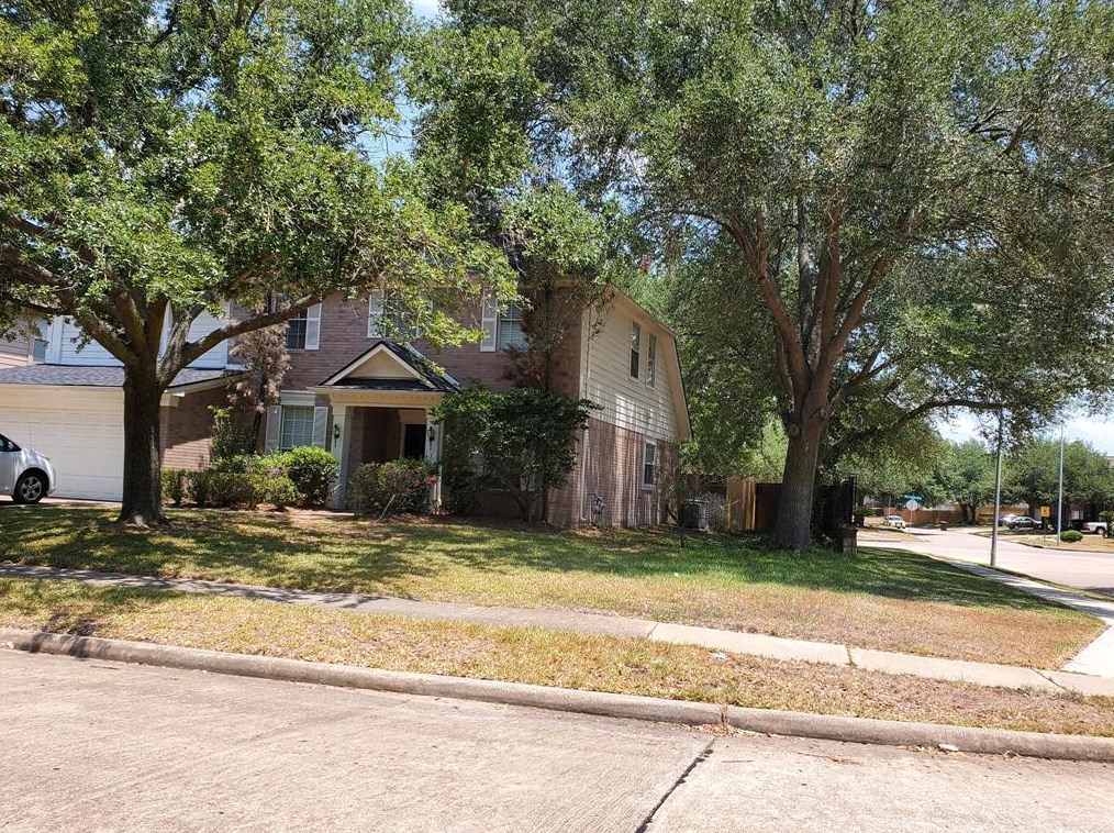 15702 Brookwood Lake Pl, Sugar Land TX  77498-7145 exterior