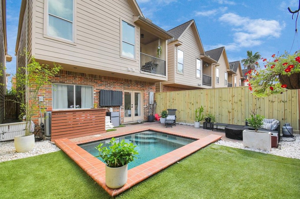 218 Grv St, Houston TX  77020-6027 exterior