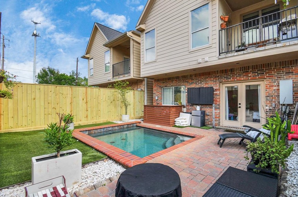218 Grv St, Houston TX  77020-6027 exterior