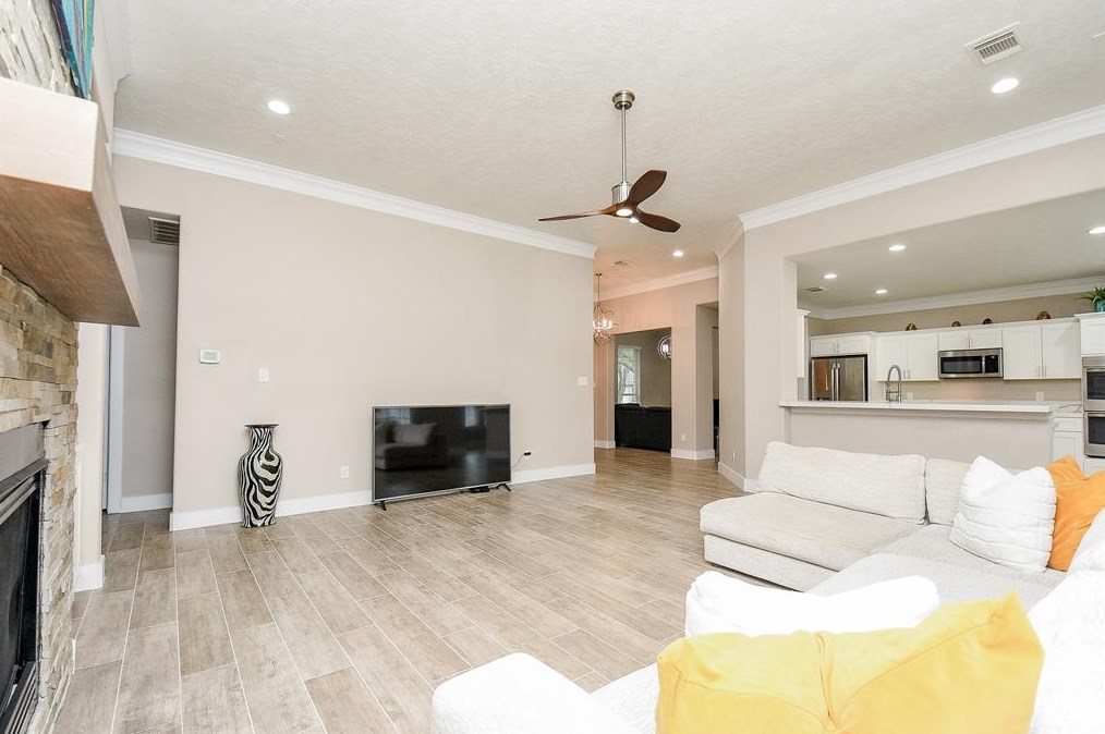 59 Champion Villa Dr, Houston TX  77069-1425 exterior