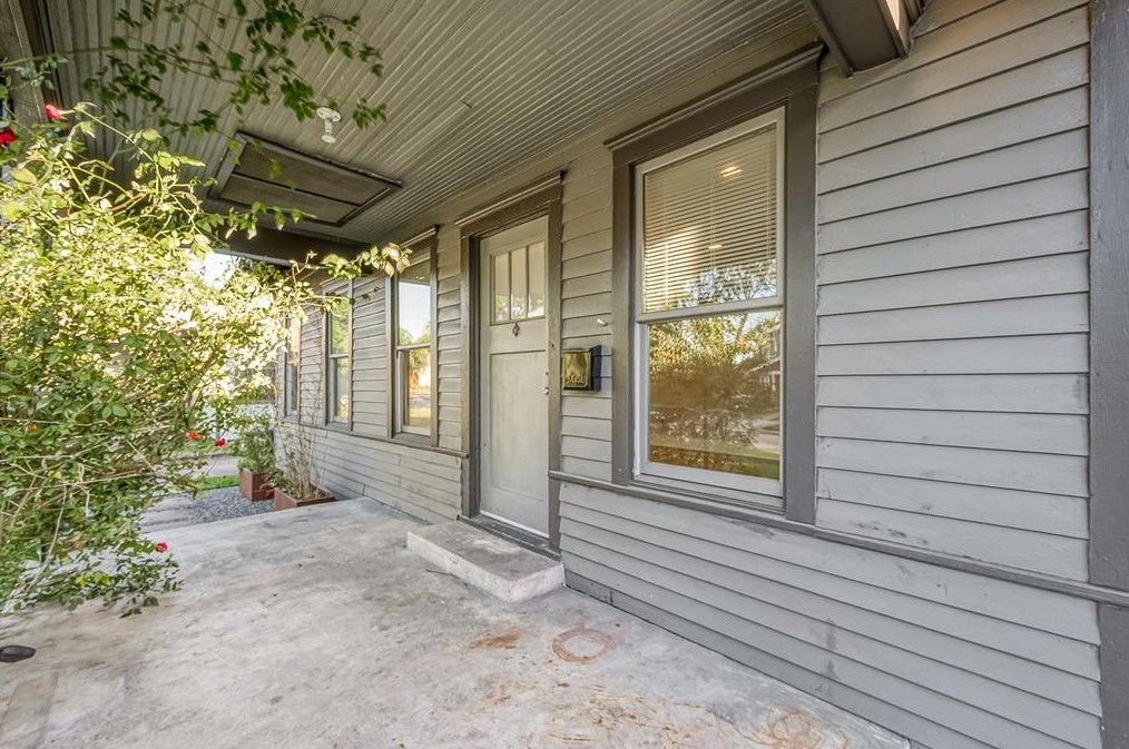 4530 Walker St, Houston TX  77023-1148 exterior