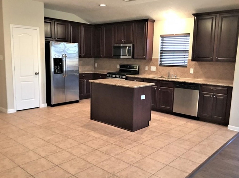 692 Fountain View Ln, League City TX  77573-1971 exterior