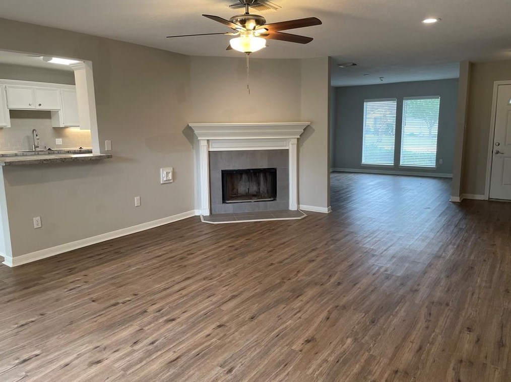 2611 Baycrest Dr, Houston TX  77058-3705 exterior